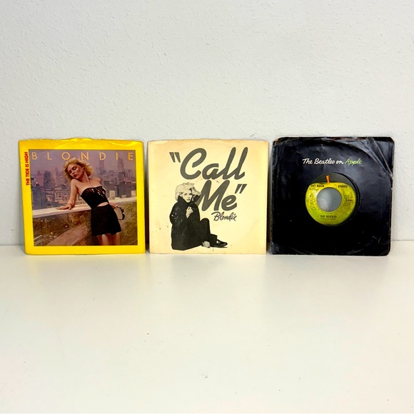 3 VTG 45 Vinyl Record Singles Blondie & The Beatles - Picture 1 of 12
